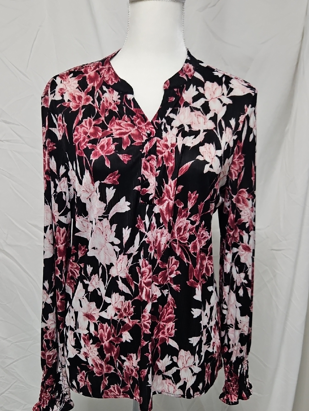 Black Long-Sleeve Floral V-Neck Top with Rose Print